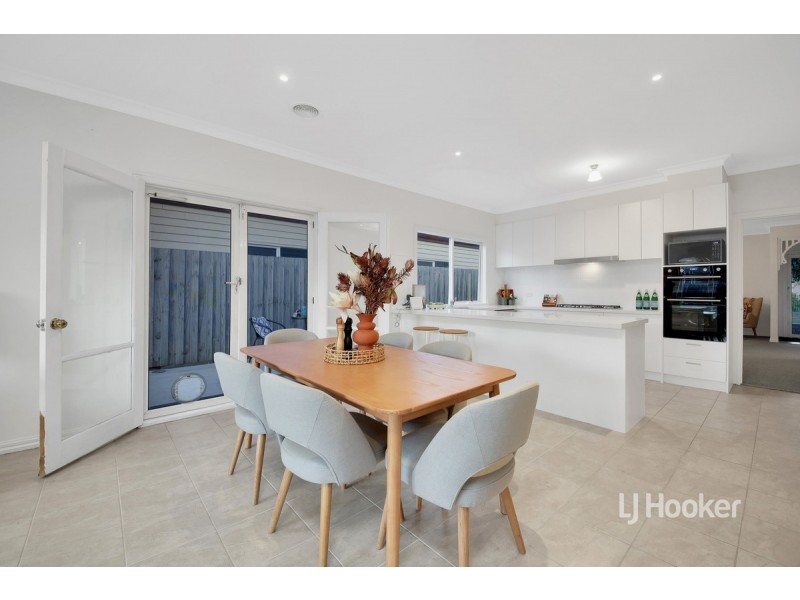 13 Sumner Crescent, Point Cook VIC 3030