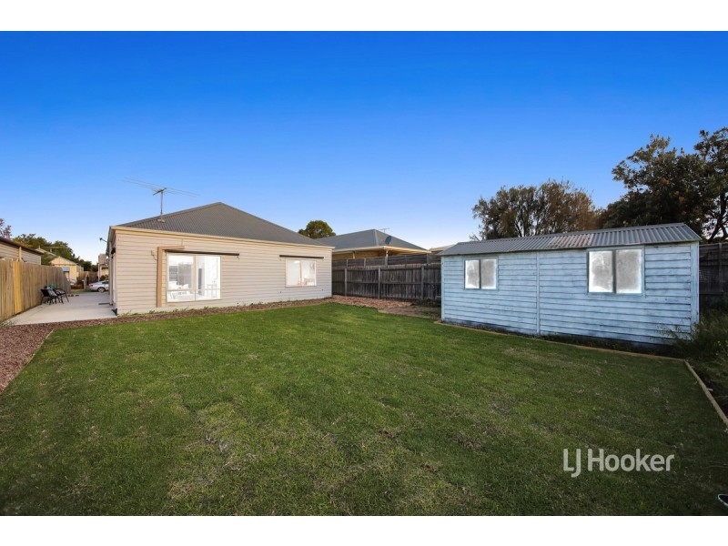 13 Sumner Crescent, Point Cook VIC 3030