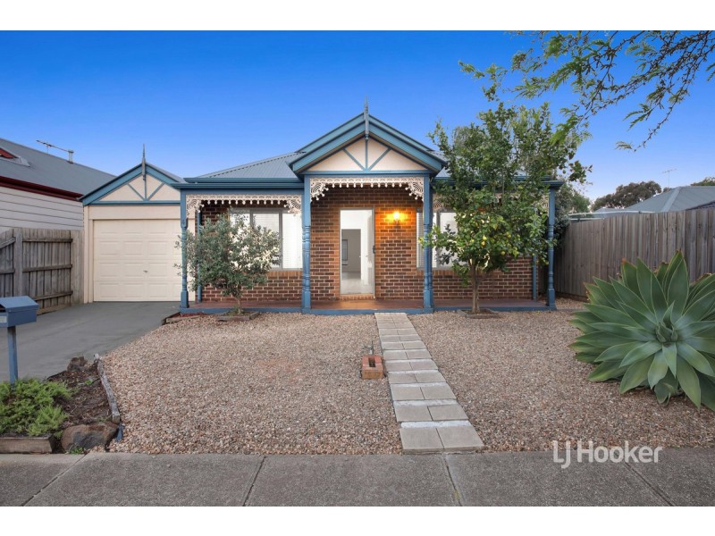 4 Kerford Crescent, Point Cook VIC 3030