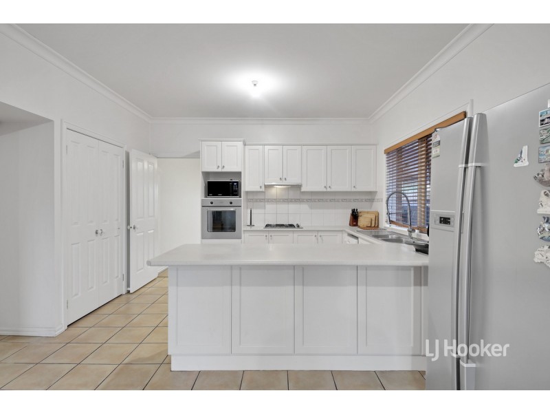 4 Kerford Crescent, Point Cook VIC 3030