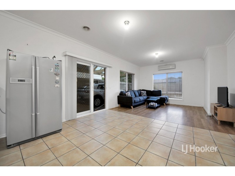 4 Kerford Crescent, Point Cook VIC 3030