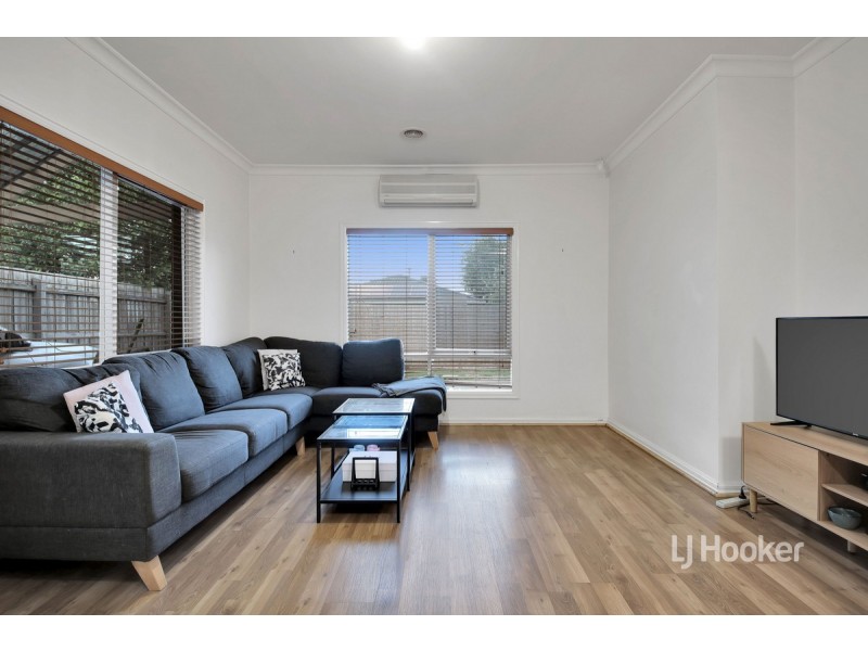 4 Kerford Crescent, Point Cook VIC 3030
