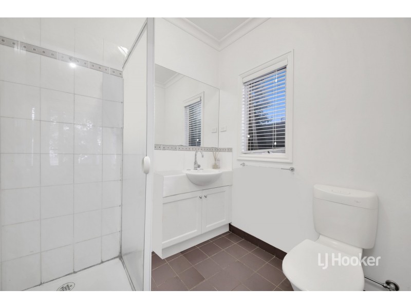 4 Kerford Crescent, Point Cook VIC 3030