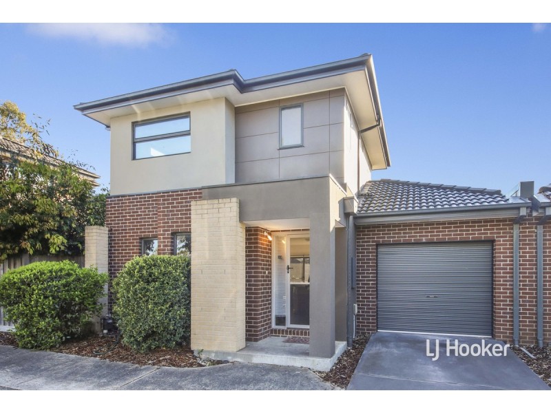 33 Burssi Circuit, Doreen VIC 3754