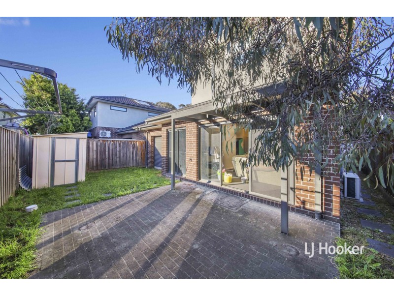 33 Burssi Circuit, Doreen VIC 3754