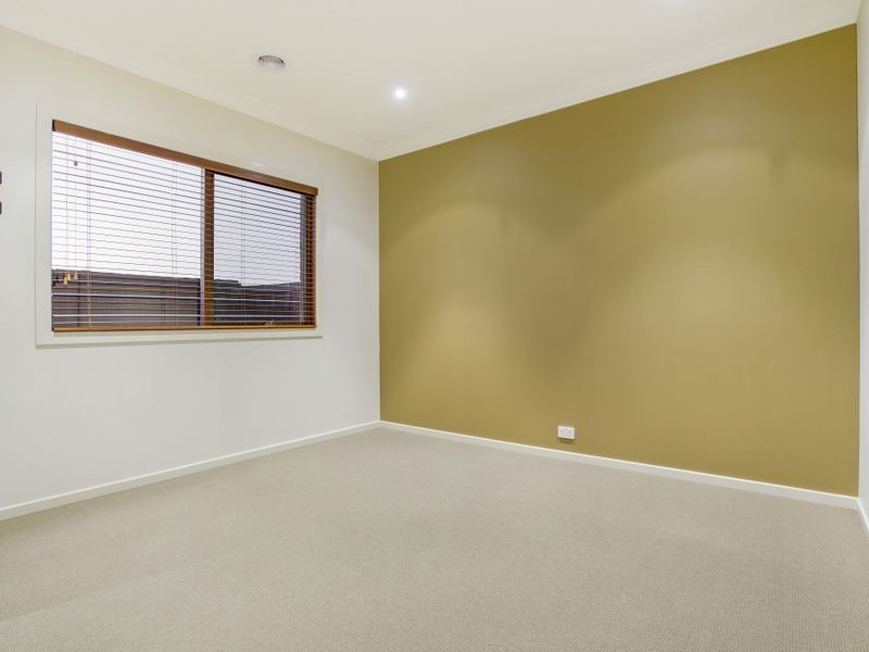 23 Millpond Drive, Point Cook VIC 3030