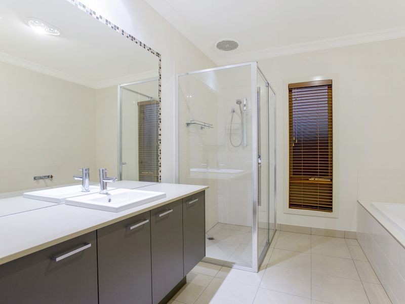 23 Millpond Drive, Point Cook VIC 3030