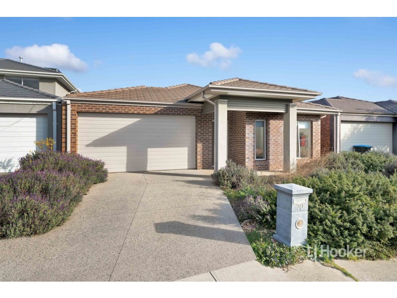 70 Waterhaven Boulevard, Point Cook VIC 3030