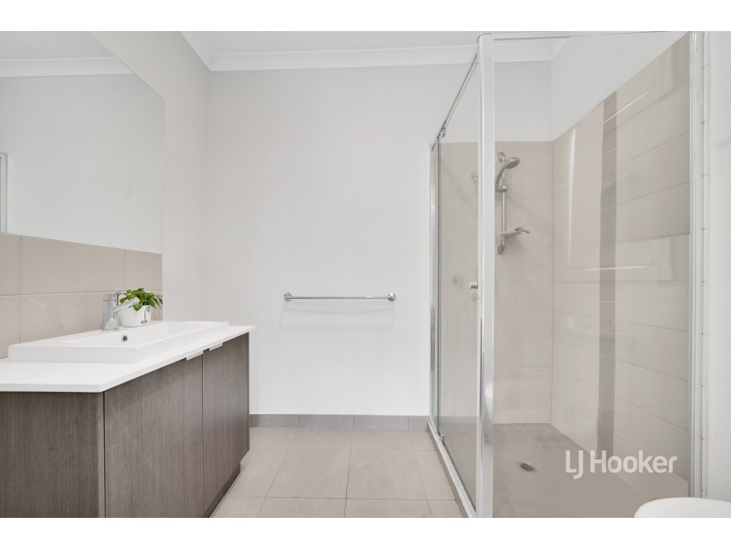 70 Waterhaven Boulevard, Point Cook VIC 3030