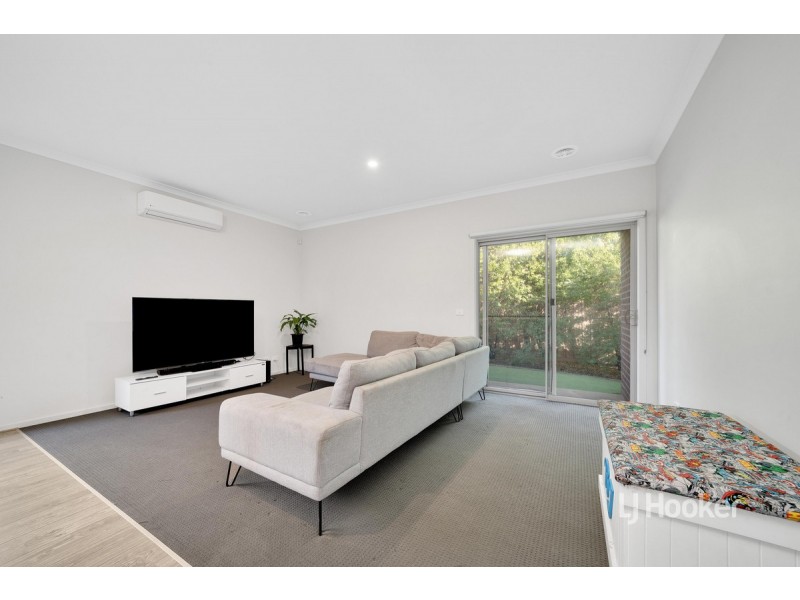 70 Waterhaven Boulevard, Point Cook VIC 3030