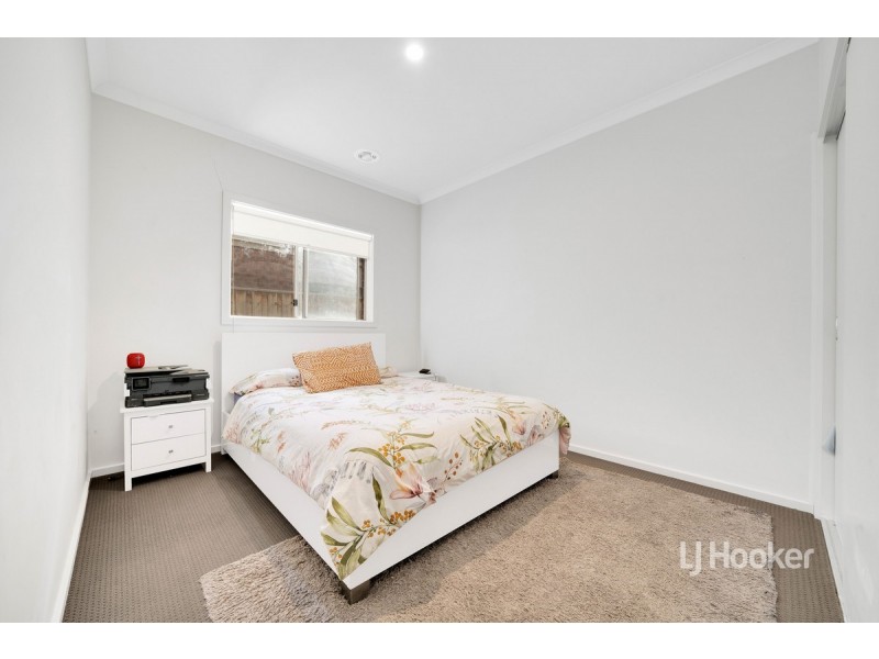 70 Waterhaven Boulevard, Point Cook VIC 3030