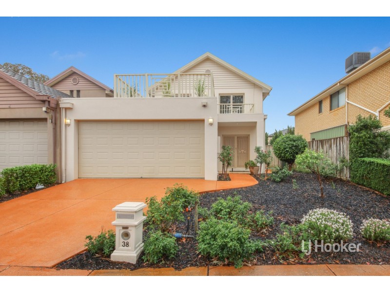 38 Tournament Drive, Sanctuary Lakes VIC 3030