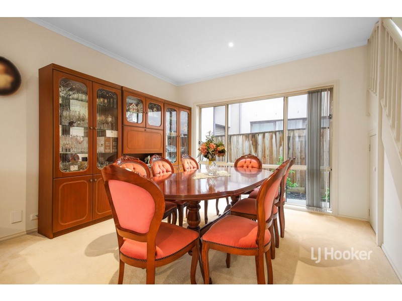 38 Tournament Drive, Sanctuary Lakes VIC 3030