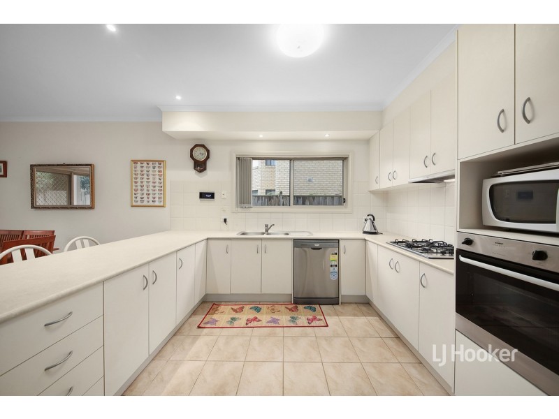 38 Tournament Drive, Sanctuary Lakes VIC 3030