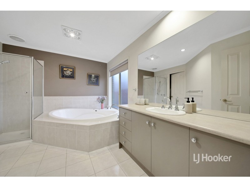 25 Fuchsia Crescent, Point Cook VIC 3030