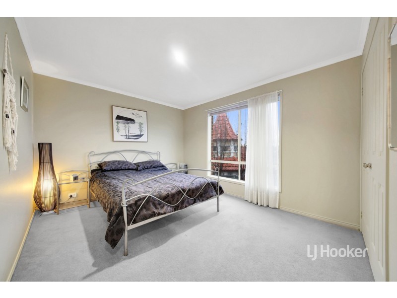 25 Fuchsia Crescent, Point Cook VIC 3030