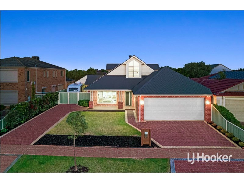 13 Shaftsbury Boulevard, Point Cook VIC 3030