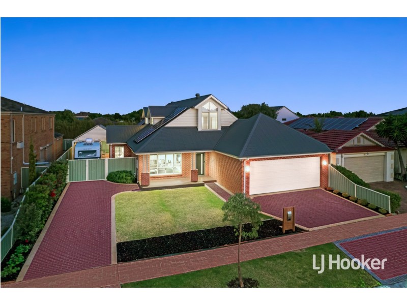 13 Shaftsbury Boulevard, Point Cook VIC 3030