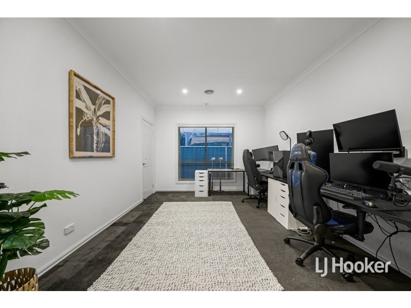 13 Shaftsbury Boulevard, Point Cook VIC 3030