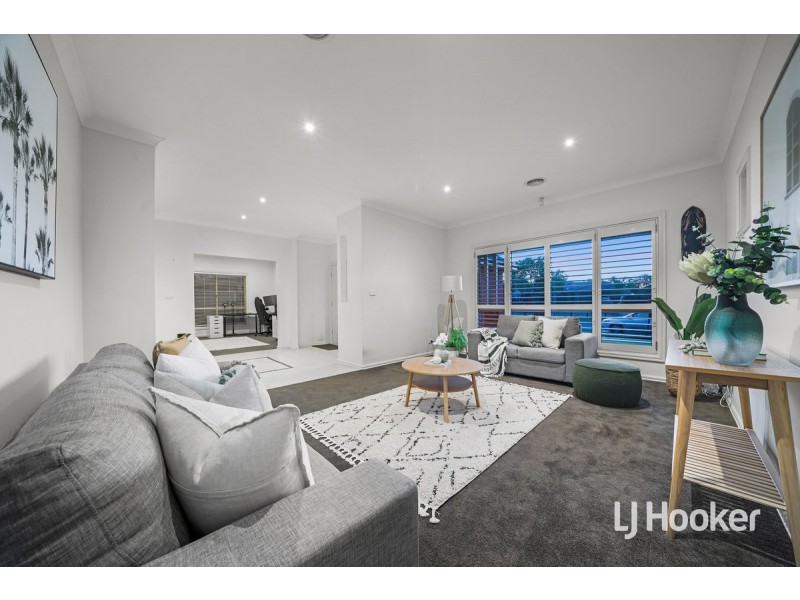 13 Shaftsbury Boulevard, Point Cook VIC 3030