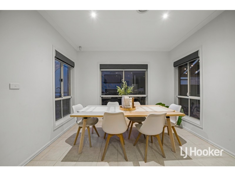 13 Shaftsbury Boulevard, Point Cook VIC 3030