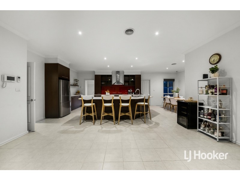 13 Shaftsbury Boulevard, Point Cook VIC 3030