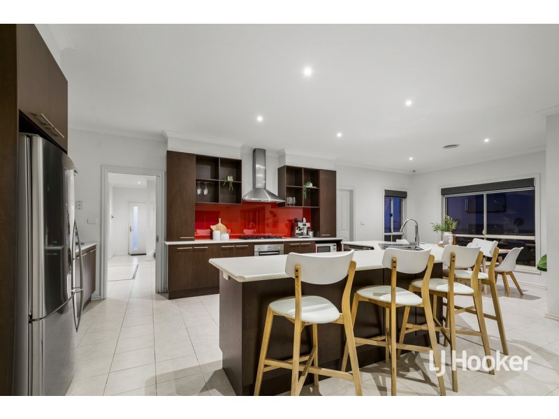 13 Shaftsbury Boulevard, Point Cook VIC 3030