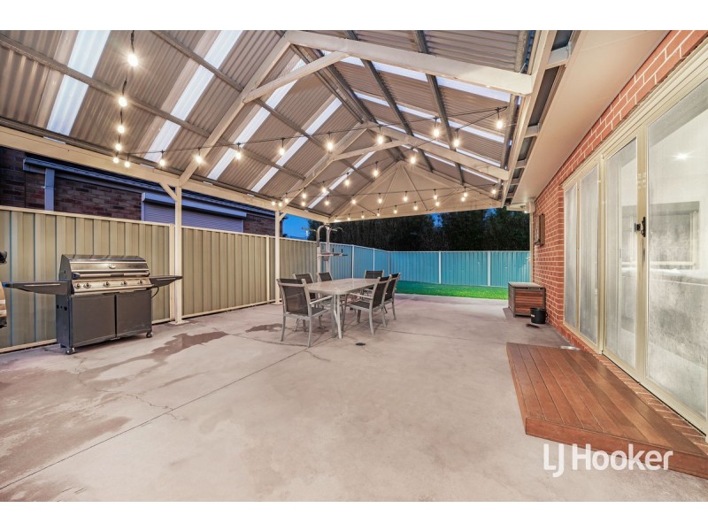 13 Shaftsbury Boulevard, Point Cook VIC 3030