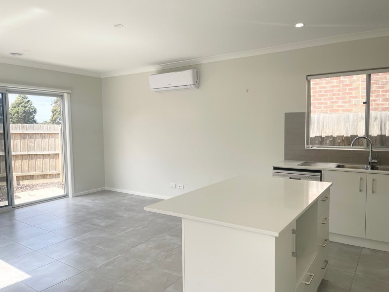 16 Chinook Way, Point Cook VIC 3030