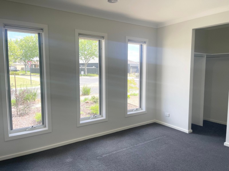 16 Chinook Way, Point Cook VIC 3030