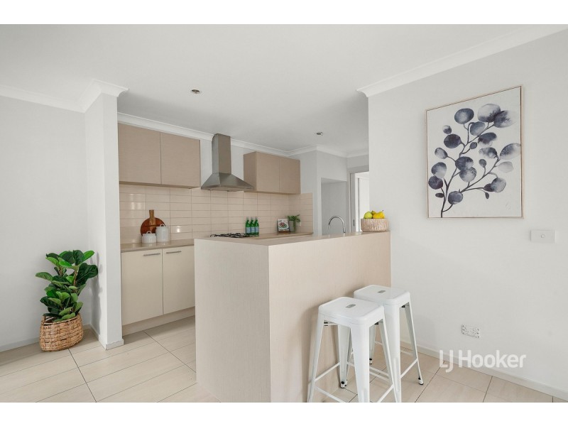20 Maslin Walk, Point Cook VIC 3030