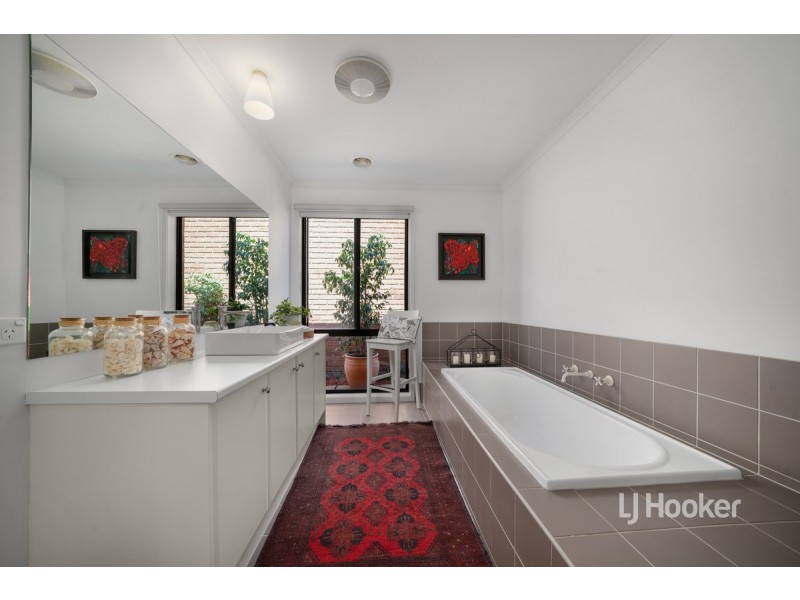 18 Santander Crescent, Point Cook VIC 3030