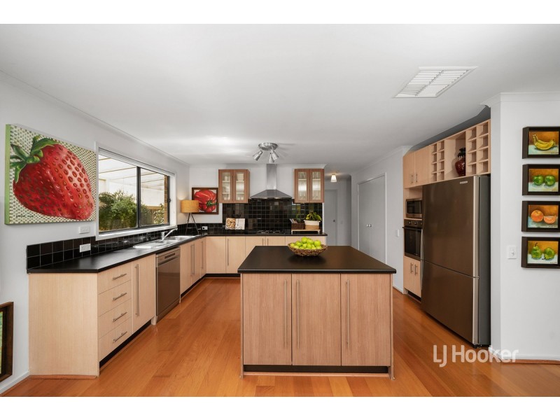 18 Santander Crescent, Point Cook VIC 3030
