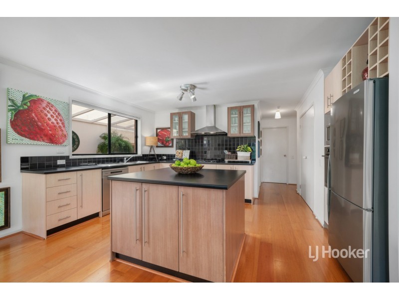 18 Santander Crescent, Point Cook VIC 3030