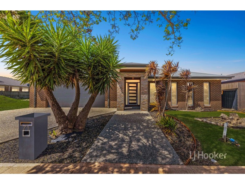 71 Fantail Crescent, Williams Landing VIC 3027