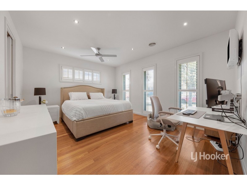 71 Fantail Crescent, Williams Landing VIC 3027