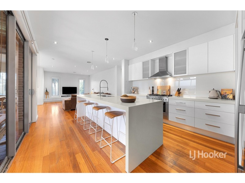 71 Fantail Crescent, Williams Landing VIC 3027