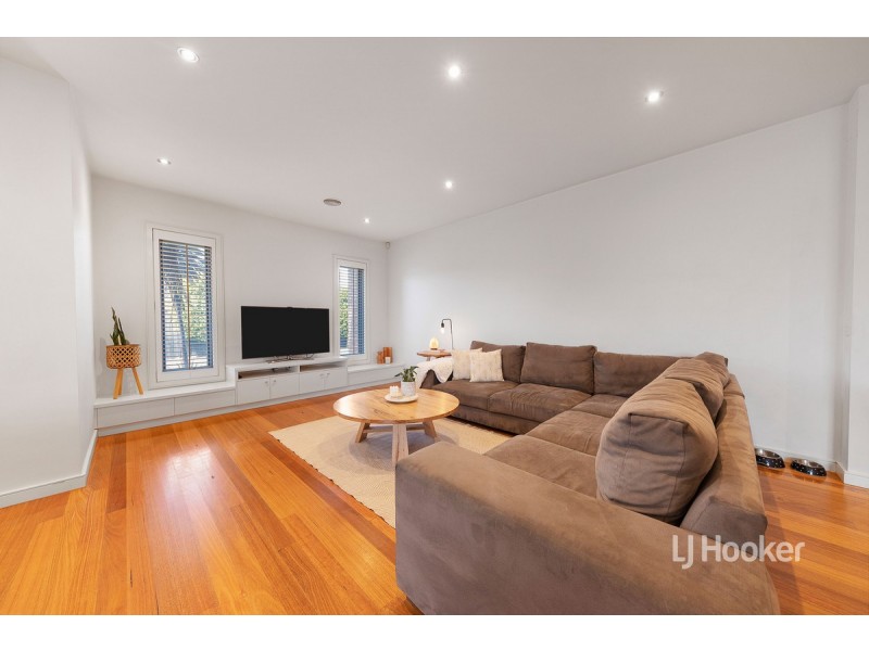 71 Fantail Crescent, Williams Landing VIC 3027