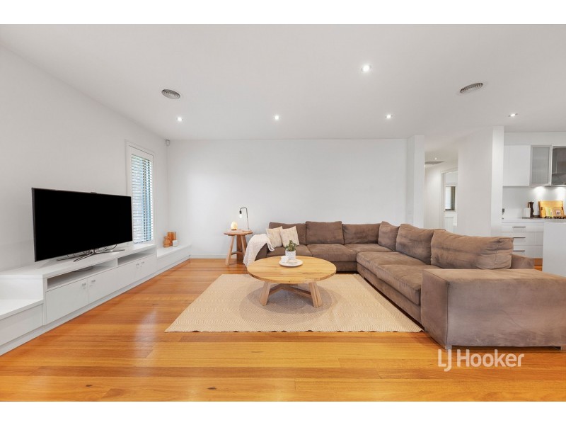 71 Fantail Crescent, Williams Landing VIC 3027