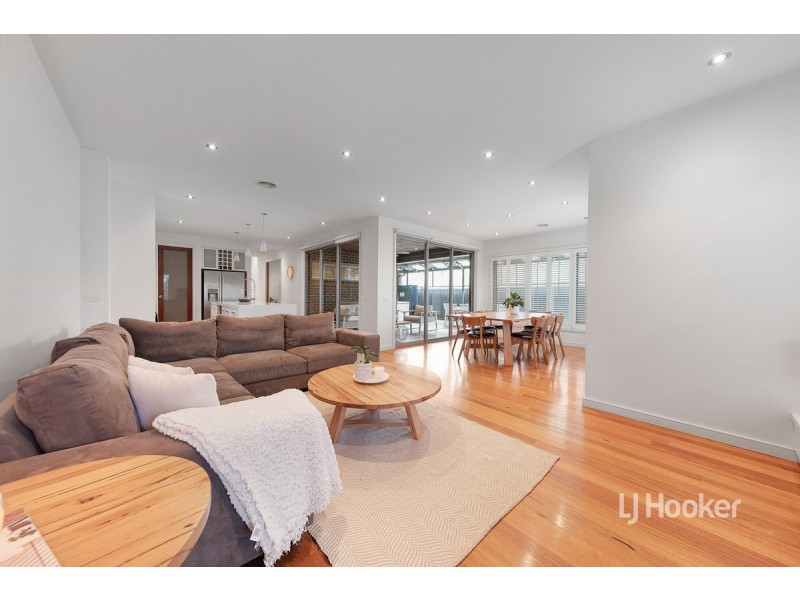 71 Fantail Crescent, Williams Landing VIC 3027