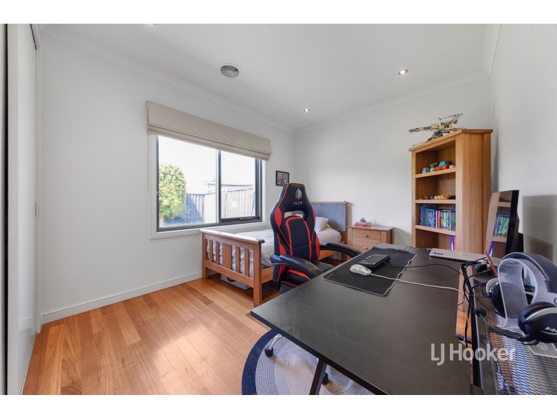 71 Fantail Crescent, Williams Landing VIC 3027
