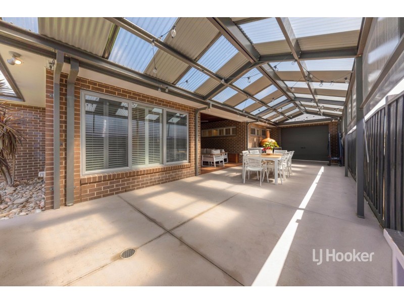 71 Fantail Crescent, Williams Landing VIC 3027