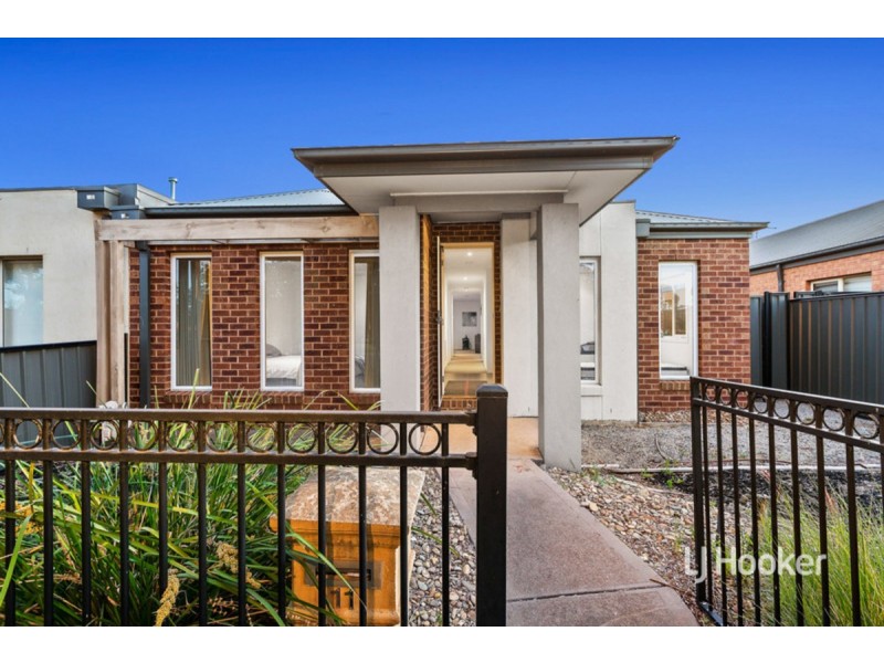 11 Prichard Walk, Point Cook VIC 3030