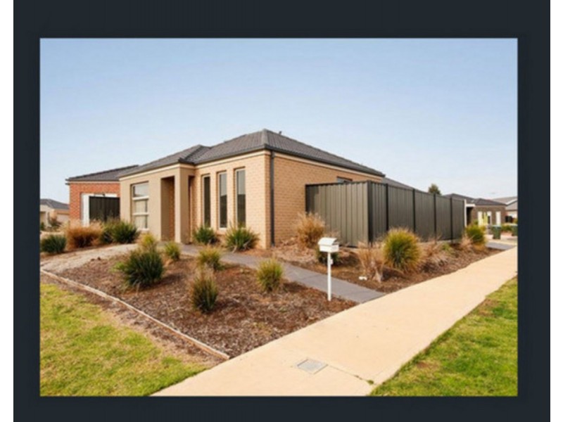 12 Vicky Court, Point Cook VIC 3030