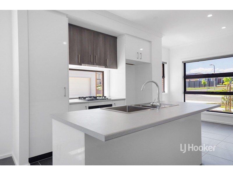 30 Merribrook Boulevard, Clyde VIC 3978