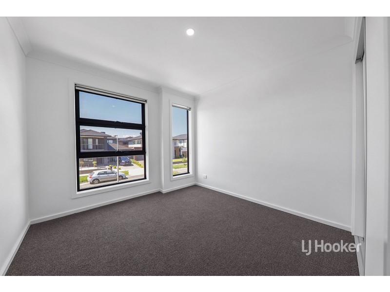 30 Merribrook Boulevard, Clyde VIC 3978