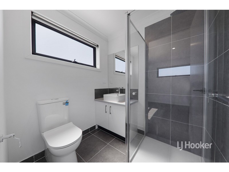 30 Merribrook Boulevard, Clyde VIC 3978