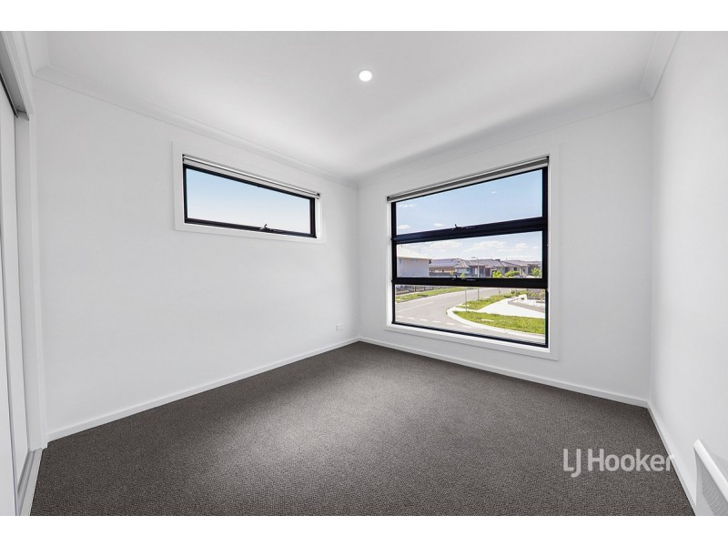 30 Merribrook Boulevard, Clyde VIC 3978