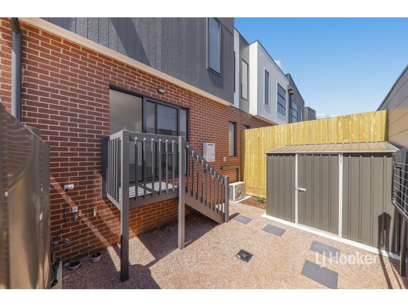 30 Merribrook Boulevard, Clyde VIC 3978