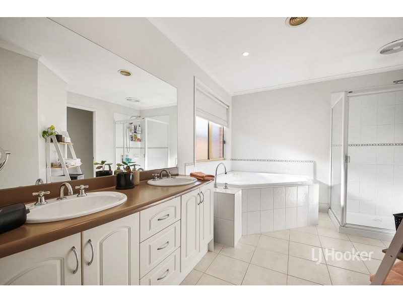 14 Messina Crescent, Point Cook VIC 3030